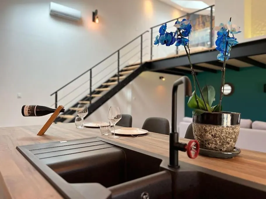 Loft Design Apartment Lapalud 0*,  France
